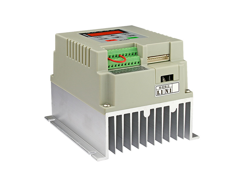 200N單相水泵變頻器，220V供水變頻器，恒壓供水變頻器